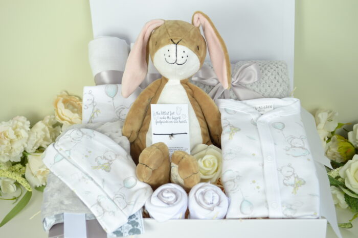 Neutral Cute Bear Outfit Baby Gift Box