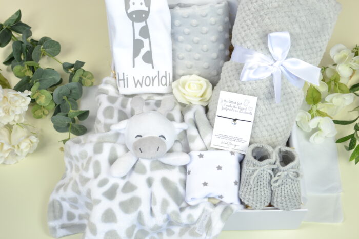 Neutral Giraffe Baby Gift Box
